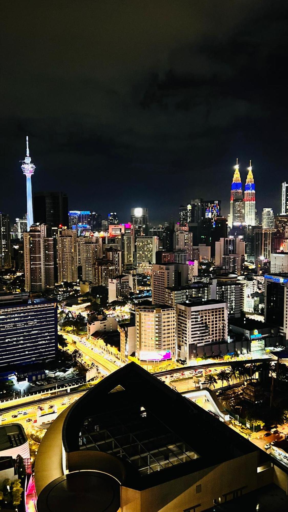 Regal Residences At Berjaya Times Square Kuala Lumpur Exterior photo